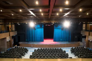 Teatro Governador Pedro Ivo