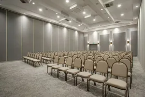 Qoya Hotel Curitiba, Curio Collection by Hilton